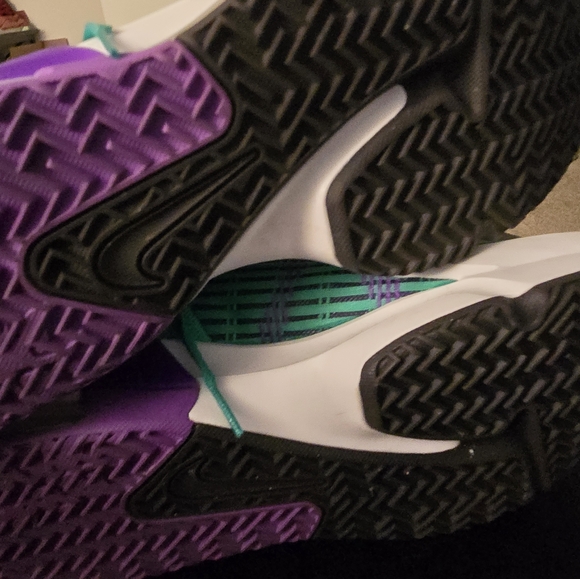 Nike LeBron WITNESS 6 EMERALD BERRY main image 9
